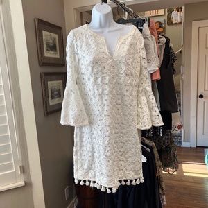 Trina Turk White Lace shift dress with tassel trim and 3/4 bell sleeves MED 6-8